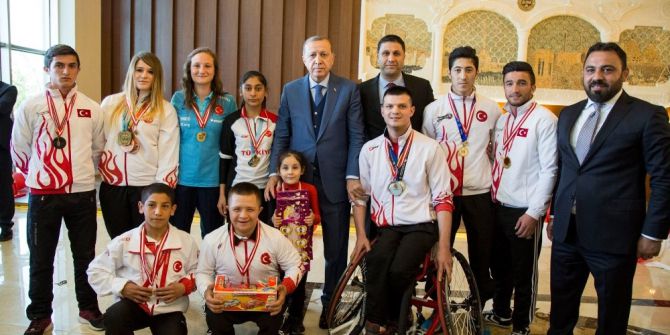 Cumhurbaşkanı Erdoğan Haliliyeli Sporcularla Buluştu