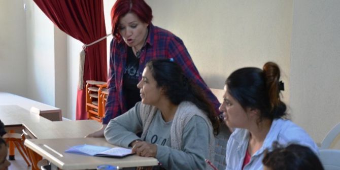 Romanlar Okuma Yazma Öğreniyor