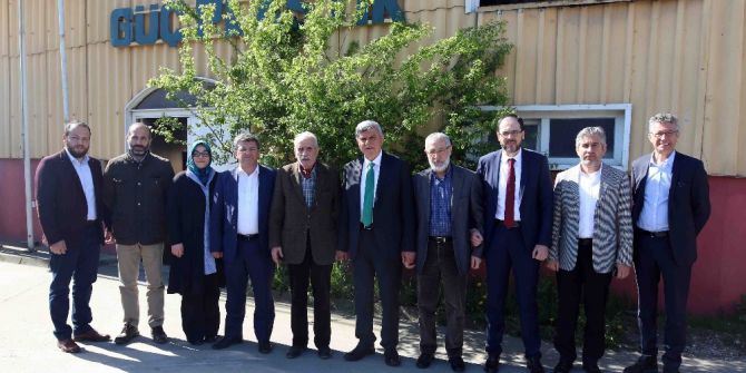 Başkan Karaosmanoğlu, Güç Plastik Fabrikasını Ziyaret Etti