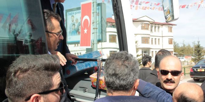 Cumhurbaşkanı Erdoğan, Erzurum’da Ciritçiler Tarafından Karşılandı