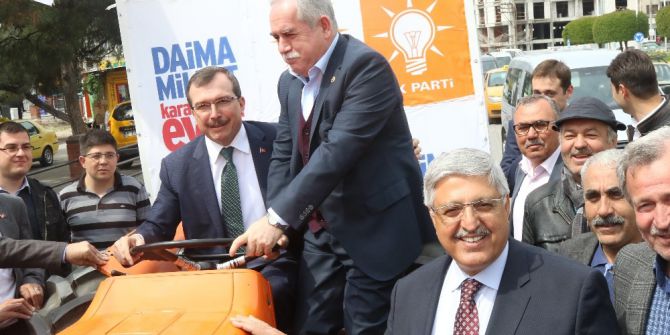 Ak Partili Demiröz Akhisar’da Destek İstedi