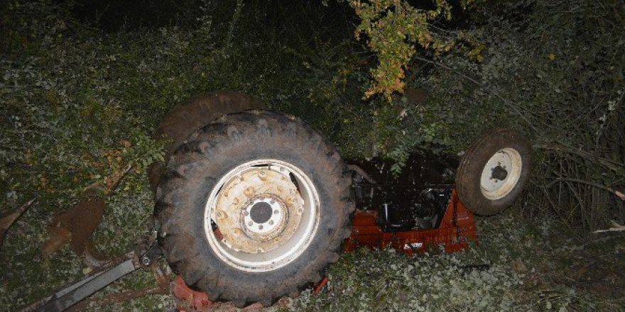 Tarlada Çalıştığı Traktörün Altında Kaldı