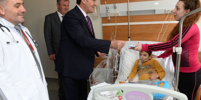 Dündar’dan Hastalara Dijital Termometre