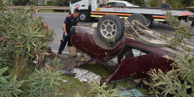 Takla Atan Araçtan Sürücü Güçlükle Kurtarıldı