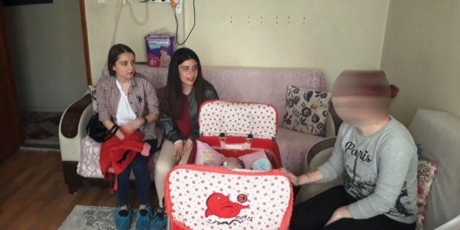 Üniversitelilerden Duygulandıran Davranış