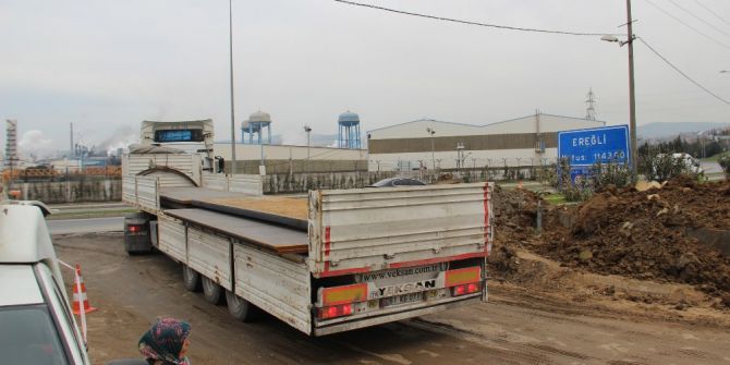 Tır Kazası Sonrası Yaşananlar Cep Telefonu İle Kaydedildi