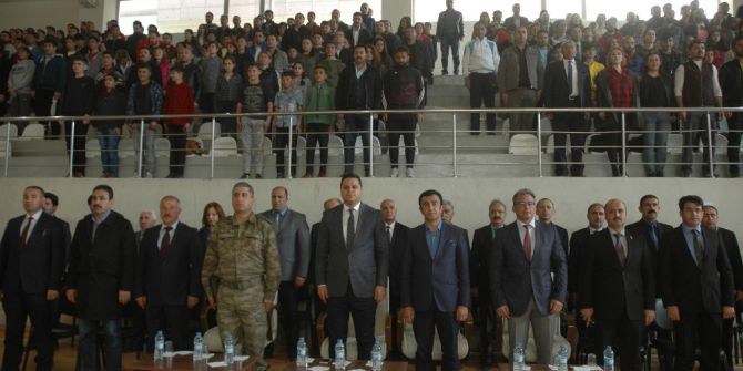 İpekyolu Belediyesinden 154 Okula Spor Malzemesi