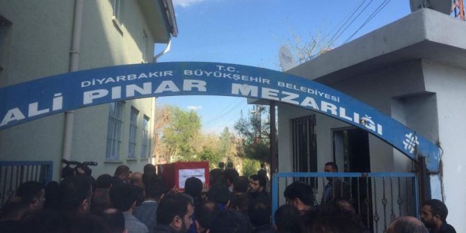 Ak Parti Bağlar İlçe Başkanı Gezer, Patlama Alanında İnceleme Yaptı