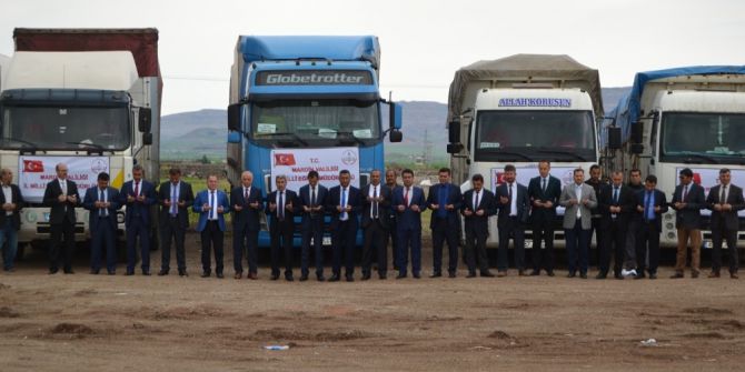Mardin’den El-bab’a 10 Tır Kırtasiye Yardımı
