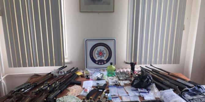 Suç Şebekesi Çökertildi: 21 Gözaltı