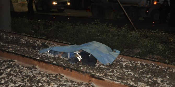 Yük Treni Miksere Çarptı: 1 Ölü