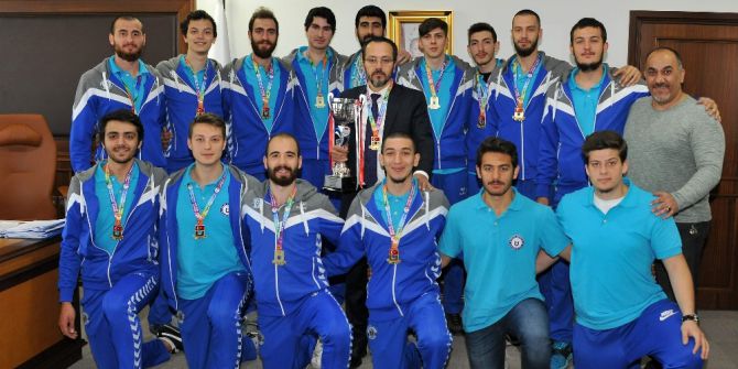 Adü Basketbol Takımlarından Çifte Şampiyonluk