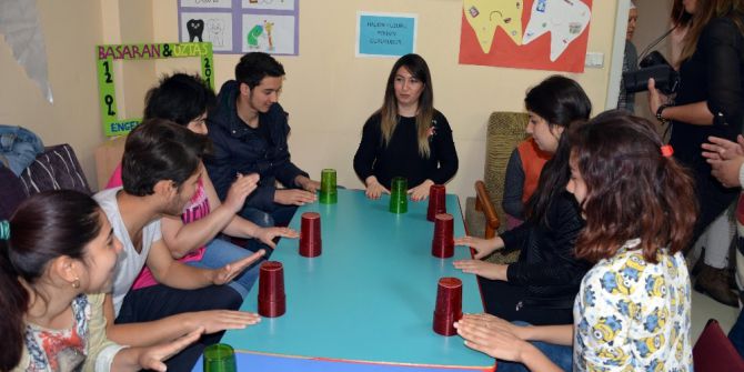 Anlaşmak İçin Engel Tanımadılar