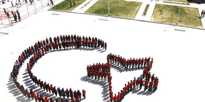 Bedenleriyle Ay Yıldız Yaptılar