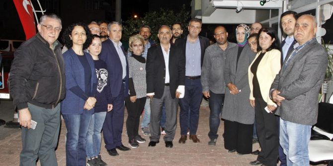Antalya’da ‘Evet’ Standında ’Neden Evet Diyeceğiz" Yumruğu: 4 Yaralı
