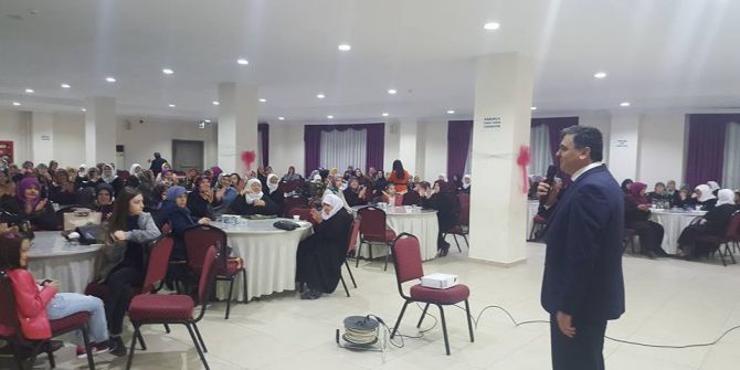 Başkan Yalçın Referandum Çalışmaları Kapsamında İlçedeki Kadınlarla Bir Araya Geldi