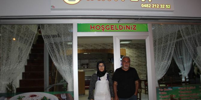 İşsiz Kalınca Ailesiyle Birlikte Mantıcı Açtı