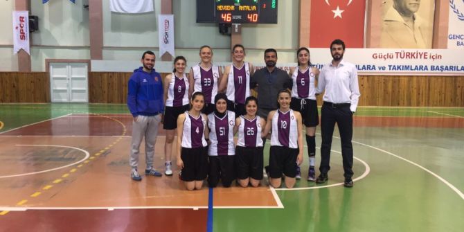Neü Bayan Basketbol Takımı Ünilig Şampiyonası’na Katılacak