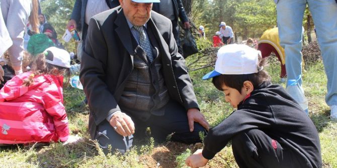 Gkv’de Yüzlerce Fidanı Toprakla Buluştu