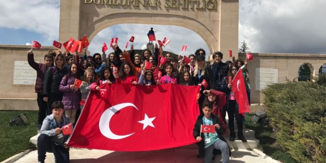 Minikler Ankara’da Tarihi Alanları Gezdi, Anıtkabir’i Ziyaret Etti