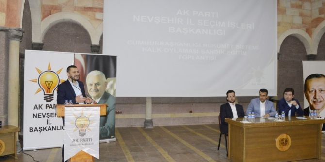 Ak Parti’de Sandık Görevlileri Eğitim Aldı