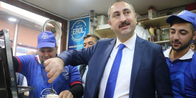 Ak Parti’li Gül, Atom Tost Yaptı