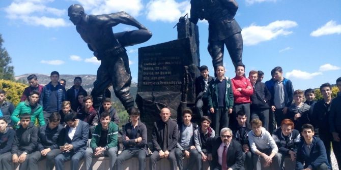 Burhaniye’de Ecdada İmam Hatipli Ziyareti