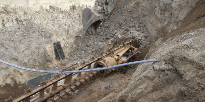 İş Makinesinin Altında Kalan İşçi Hayatını Kaybetti