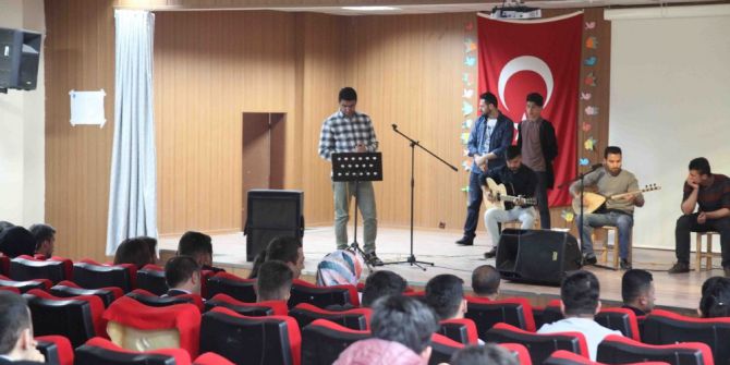 Kulplu Öğrenciler Polise Moral Programı Düzenlendi