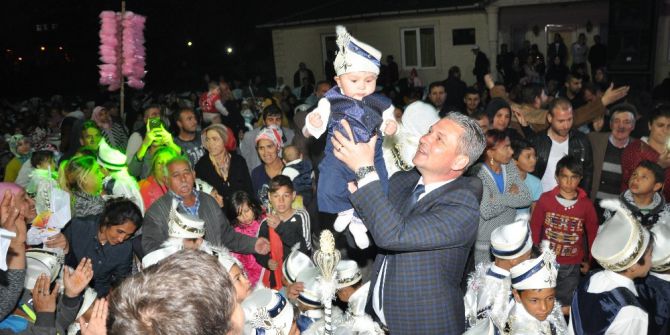 100 Çocuğu Sünnet Ettirdiler