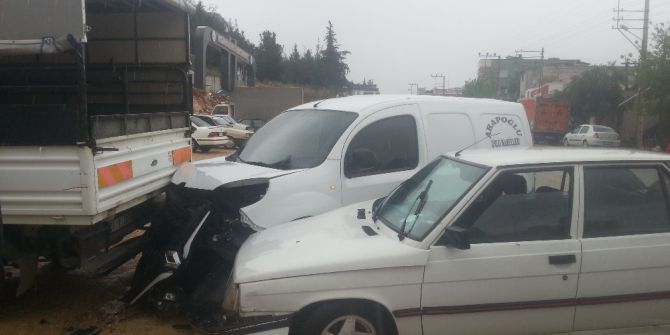 Yağışlı Hava Kazaya Neden Oldu: 2 Yaralı