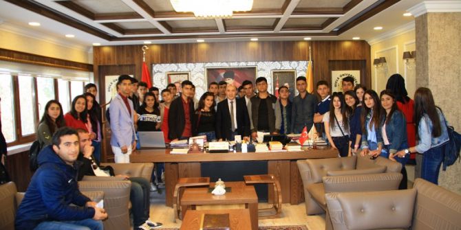 Rektör Gül, Silopili Gençleri Makamında Ağırladı