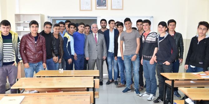 Şanlıurfa Valisi Güngör Azim Tuna Öğrencilerle Buluştu
