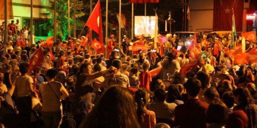 Osmanelililer Demokrasi Nöbetini Sürdürüyor