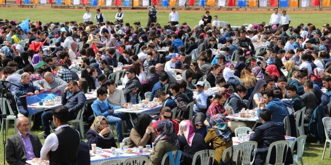 Bakan Avcı’dan Gençlere Kitap Tavsiyesi