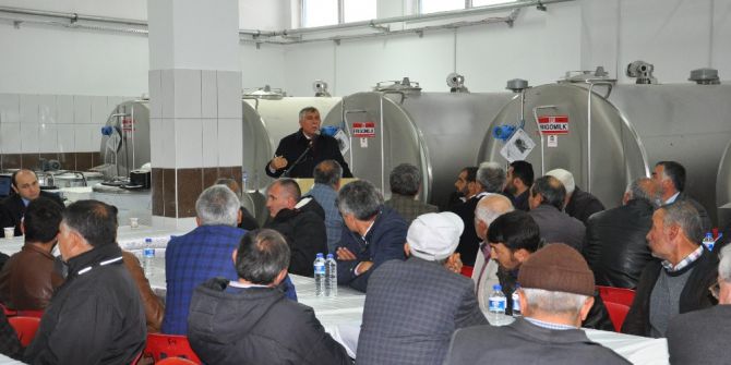 Damızlık Birliğinden Süt Soğutma Tankları Tanıtımı Ve İstişare Toplantısı