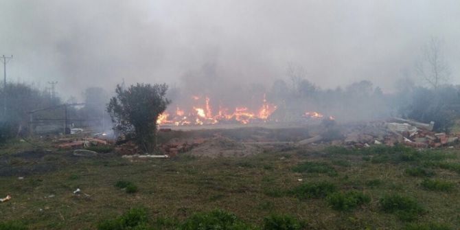 Prefabrik Ev Alevlere Teslim Oldu