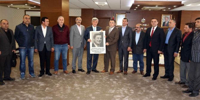 Başkan Karaosmanoğlu’na Hizmet-iş’ten Sözleşme Teşekkürü