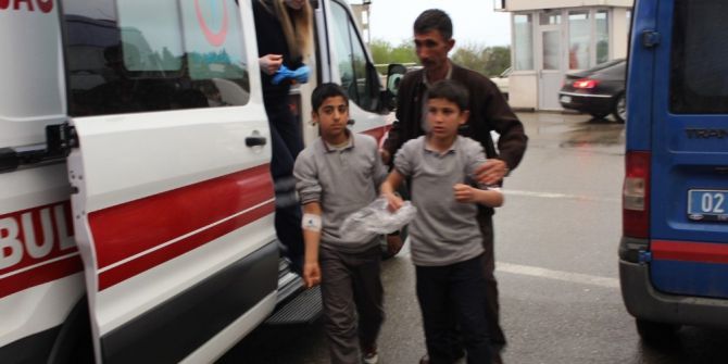 Ortaokul Öğrencileri Zehirlenme Şüphesiyle Hastaneye Kaldırıldı