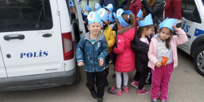 Miniklerden Polis Amcalarına Ziyaret