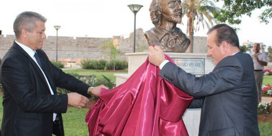 Kktc’de Othello Parkı’na Shakespeare Büstü