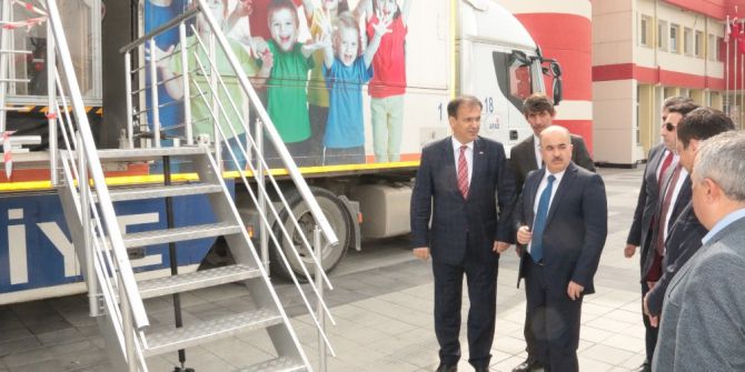 Vali Dağlı, Afad’ın Deprem Simülasyon Tırını İnceledi