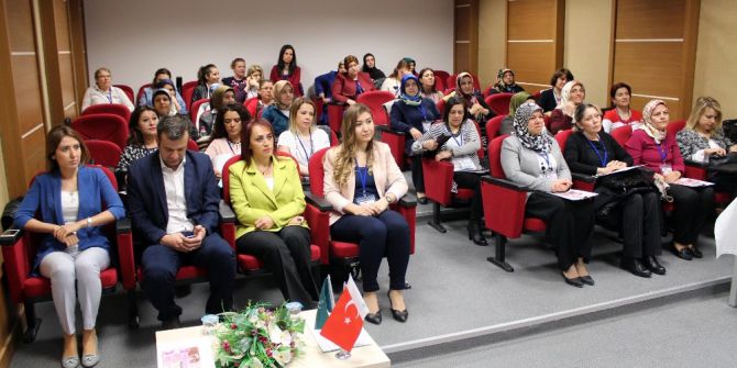 60 Kadın Sağlık Çalışanına ’Gebelik’ Öncesi Ve Sonrası Eğitimi Verildi