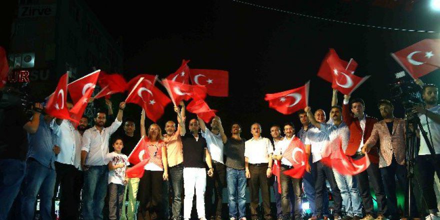 Radyocular, Vatan Ve Demokrasi Nöbetinde