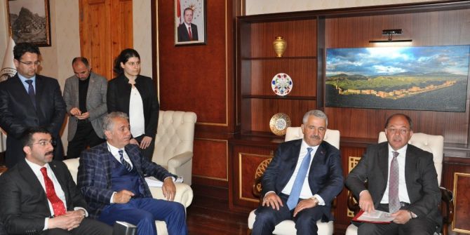 Bakan Akdağ’dan Kars’a 5 Yıldızlı Şehir Hastanesi Müjdesi