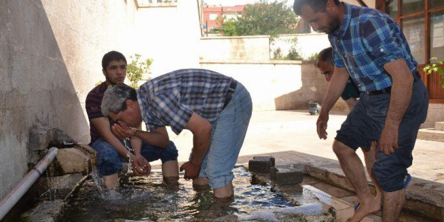 Siirt’te Sıcaklar Bunaltıyor