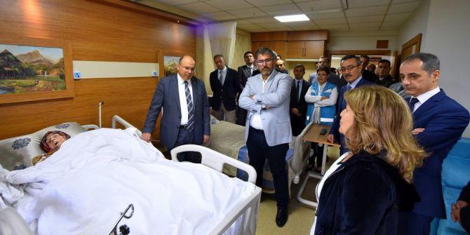 Vali Çiçek, Marmaris’te Palyatif Bakım Merkezini Ziyaret Etti