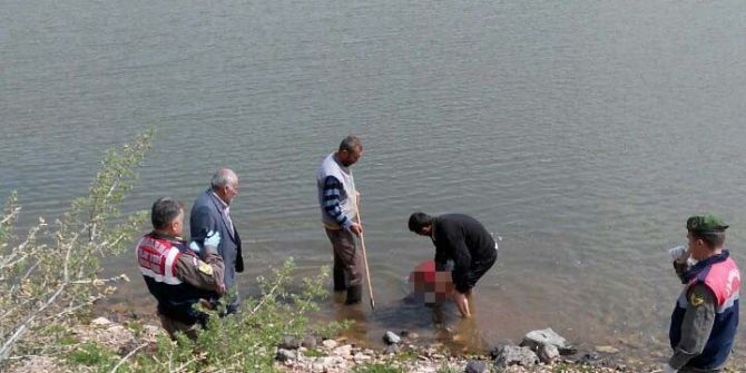 Gölette Kadın Cesedi Bulundu