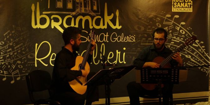 Kuşadası’nda İkili Gitar Resitali