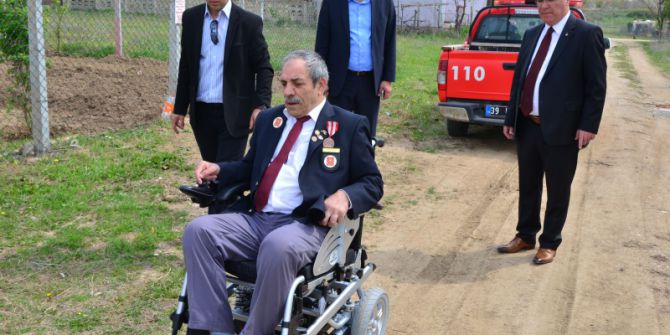 Kıbrıs Gazisine Akülü Engelli Aracı